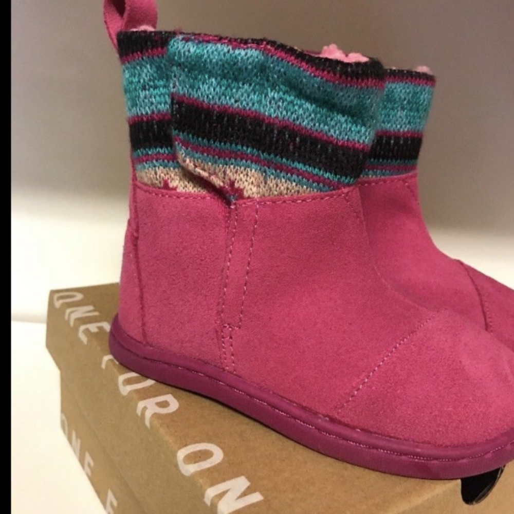 TOMS TINY Pink Suede Nepal Boots! New! - Picture 3 of 5